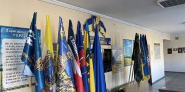 У Тальному з’явилася експозиція бойових прапорів від українських військових — Новости Черкасс