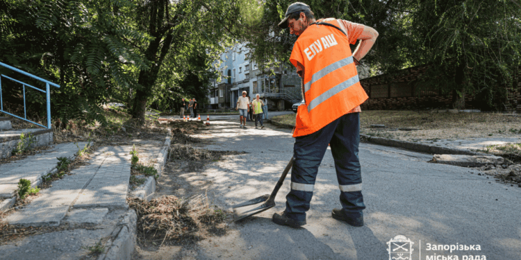 У Запоріжжі розпочали ремонт дороги по вулиці Сергія Синенка – подробиці  | Новости Запорожья