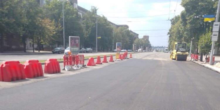 У Запоріжжі відновили рух на проспекті Соборному після ремонту водопроводу – під час робіт виявили таємничий підвал | Новости Запорожья