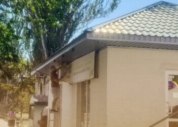 У Запоріжжі вивіски російською мовою зникають з вулиць – з сотень конструкцій залишилось 15 | Новости Запорожья