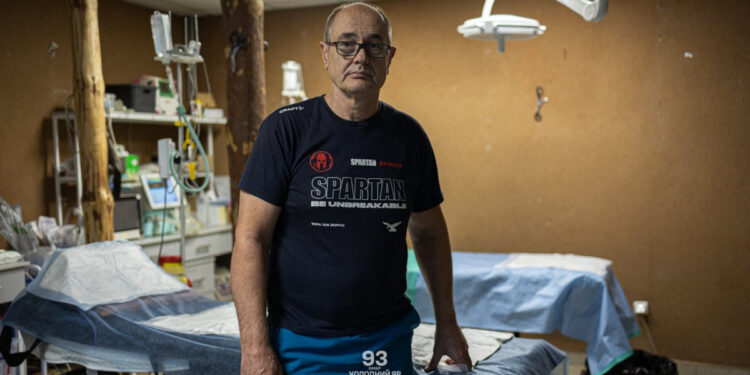 Запорізький хірург рятує життя захисникам на передовій, фото – історія Героя | Новости Запорожья