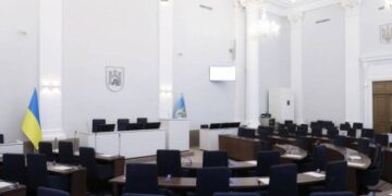 Броньовані, хворі і багатодітні: чому депутати ЛМР не служать в ЗСУ