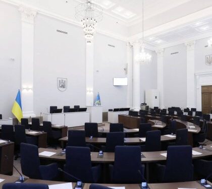 Броньовані, хворі і багатодітні: чому депутати ЛМР не служать в ЗСУ