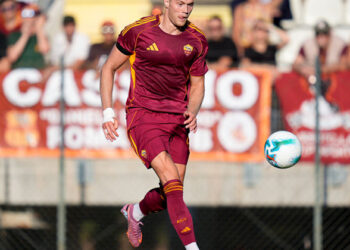 Довбик приобщился к победе «Ромы» над «Лансом» в товарищеском матче