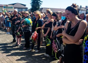 Дубно провело в останню земну дорогу воїна Павла Глуха (ФОТО)