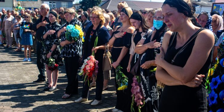 Дубно провело в останню земну дорогу воїна Павла Глуха (ФОТО)