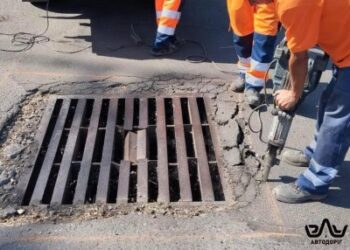 «ЕЛУ Автодоріг» вирівнюють решітки зливової системи по місту » Миколаївський Оглядач