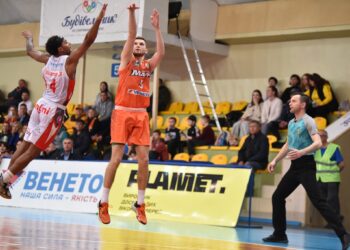 Кирило Марченко залишається в Черкаських Мавпах – Федерація баскетболу України