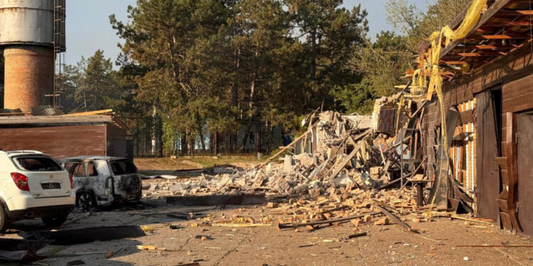 Мешканець Запоріжжя разом із друзями потрапив під авіаудар – росіяни скинули фаби на базу відпочинку | Новости Запорожья