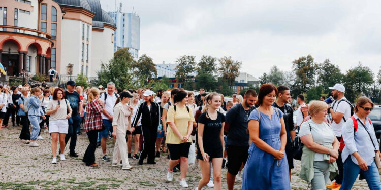 Молитва за Україну, зустріч з родинами загиблих та освячення авто для ЗСУ: програма XIII Патріаршої прощі в Крилосі