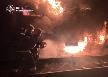 На Дубенщині горів електровоз потяга