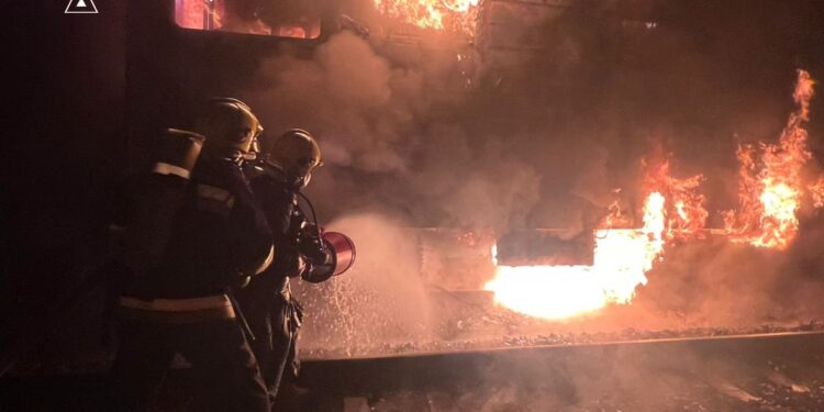 На Дубенщині горів електровоз потяга