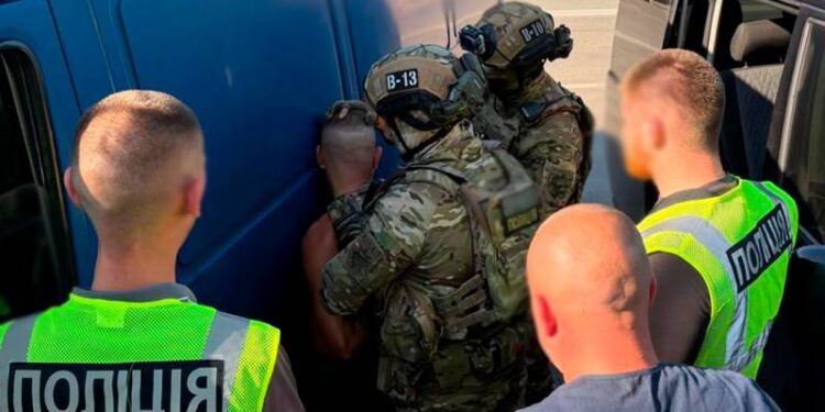 На Хмельниччині затримали двох організаторів схеми переправлення військовозобов’язаних за кордон —Хмельнитчина