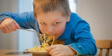 На Львівщині у приватному таборі масово отруїлися діти