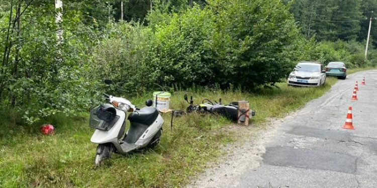 На Шепетівщині зіткнулись скутерист та мотоцикліст: один з них в реанімації —Хмельнитчина