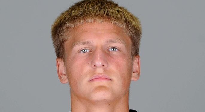 Нападник Олександрії-2 забив Чайці зі своєї половини поля