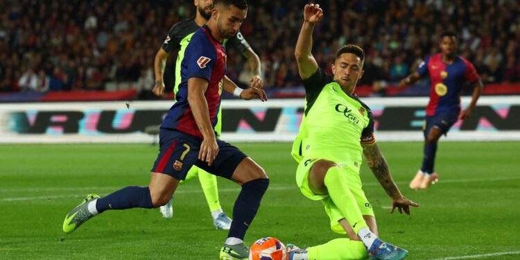 Не без скандалов. «Барселона» добыла победу на старте нового сезона Ла Лиги в матче с «Мальоркой»