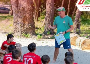 Некоректна та підла поведінка, – Локомотив звинувачує тренера академії, який переходить до Шахтаря