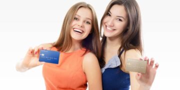 Погостював на 101 тис грн: судитимуть жінок, які зняли гроші з картки знайомого —Хмельнитчина