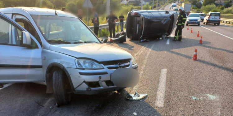 Постраждав один з водіїв: на Прикарпатті зіткнулися дві автівки (ФОТО)