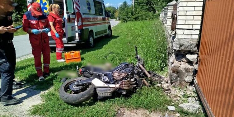 Смертельне зіткнення з парканом: деталі ДТП у Полонному —Хмельнитчина