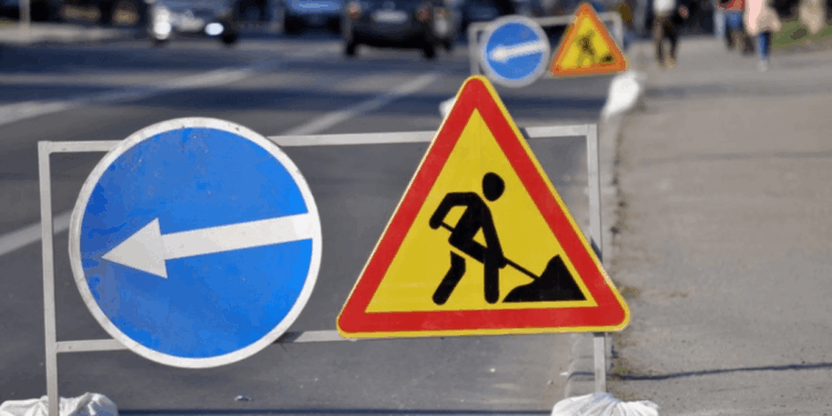 Тимчасові обмеження руху у Дніпрі: графік перекриттів і ремонтів | |