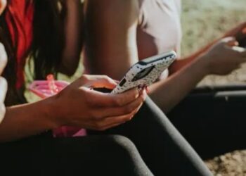 У Києві судитимуть чоловіка, який обікрав 10-річну дівчинку на дитмайданчику