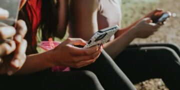 У Києві судитимуть чоловіка, який обікрав 10-річну дівчинку на дитмайданчику