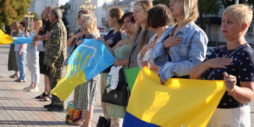 У Запоріжжі пролунав сигнал тиші – місто вшанувало пам’ять загиблих на війні хвилиною мовчання | Новости Запорожья