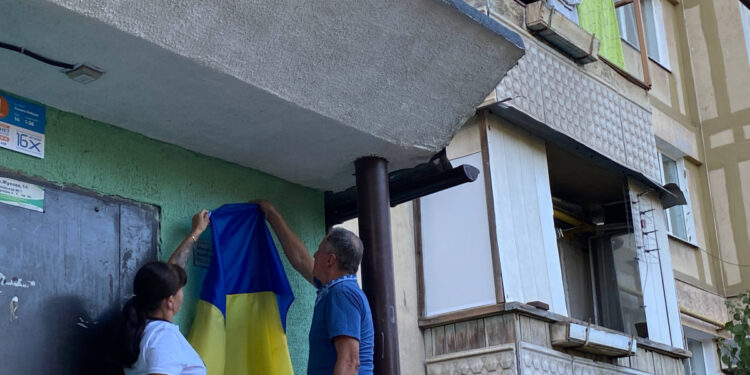 У Запоріжжі відкрили меморіальну дошку Михайлу Колесніку, фото — що згадують про нього рідні та побратими | Новости Запорожья