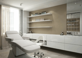 Кушетка в косметологію: як обрати ідеальну модель для професійного кабінету