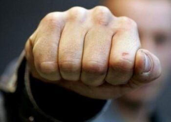 В Одесі перехожі побили інспекторку патрульної поліції :: Інтент :: Суспільно-політичне видання:: Регіональна мережа якісної журналістики