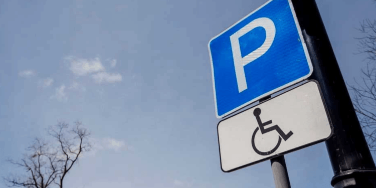 Водіям з інвалідністю змінюють доступ до безкоштовного паркування |  |