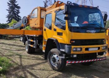 «Запоріжжяобленерго» отримало автопідіймач для швидкої ліквідаці наслідків обстрілів | Новости Запорожья