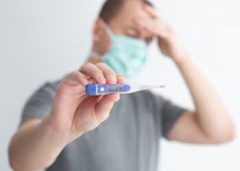 Зростання тяжких випадків COVID-19 у Києві: медики нагадують про правила безпеки