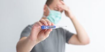 Зростання тяжких випадків COVID-19 у Києві: медики нагадують про правила безпеки