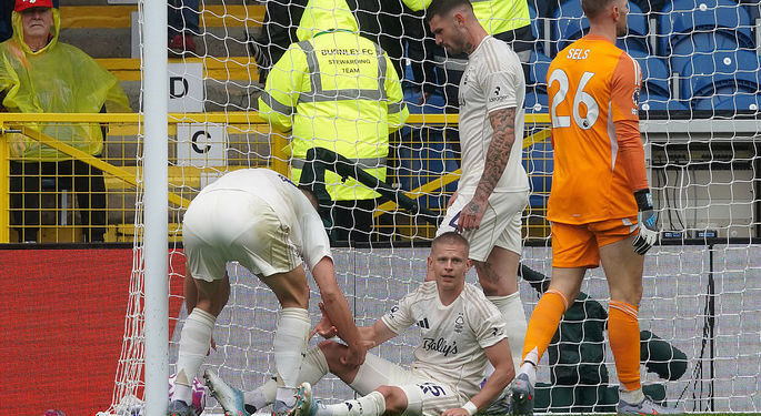 Антигерой. Александр Зинченко отметился автоголом в матче «Бернли» – «Ноттингем Форест»