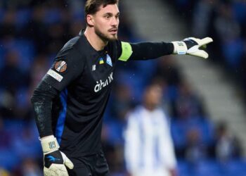 Бущан мог вернуться в «Динамо», но подписал контракт с «Полесьем»