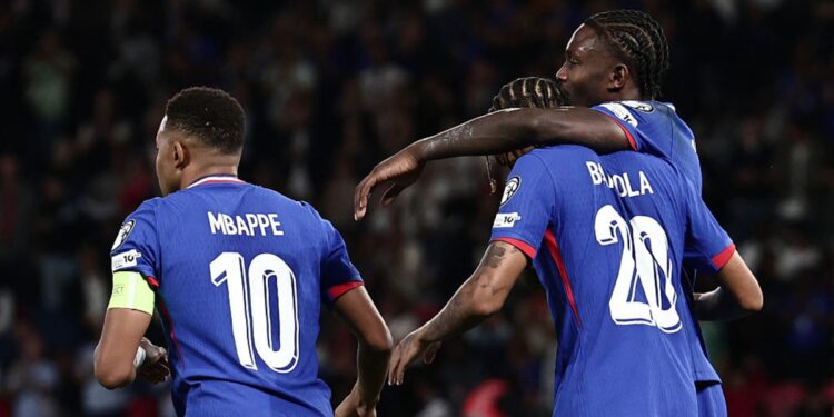 Франция в проблемном матче выиграла у Исландии, возглавив группу D ЧМ 2026