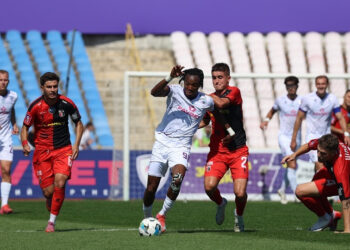 Футболісти ЛНЗ у матчі з «Вересом» перервали дві безпрограшні серії в Чемпіонаті УПЛ