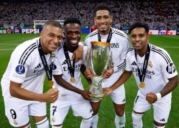 Известен самый дорогой клуб планеты, который скупился в летнее трансферное окно на 1,4 миллиарда евро