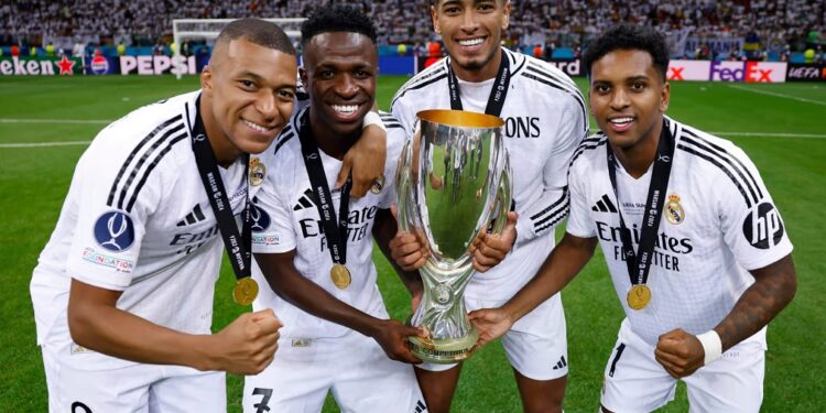 Известен самый дорогой клуб планеты, который скупился в летнее трансферное окно на 1,4 миллиарда евро