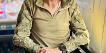 Мобілізували дорогою з роботи, а після втрати ніг налагодити життя допомогла дружина. Історія воїна Анатолія Степчука