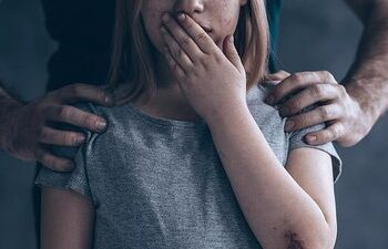 На Черкащині чоловік зґвалтував свою малолітню доньку та її подругу 