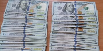 На Львівщині зупинили водія авто зі схованими 40 тисячами доларів