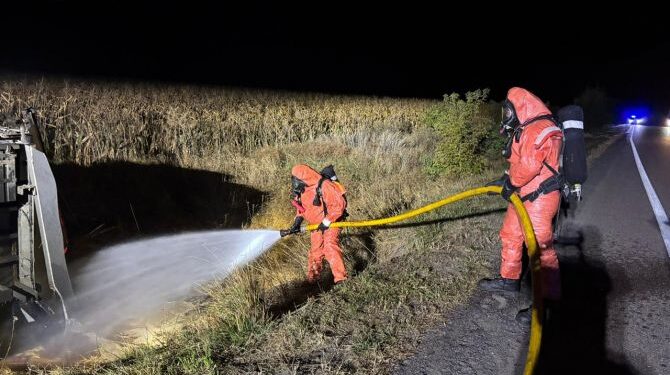 На Уманщині рятувальники ліквідували наслідки ДТП з розливом хімічної речовини  — Новости Черкасс