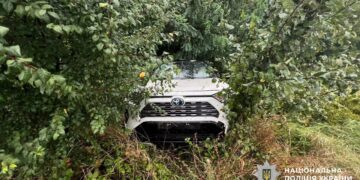 Народився в сорочці: водій, авто якого розірвало навпіл, отримав незначні ушкодження