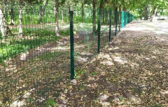 Навколо історичної пам’ятки у Тальному з’явився новий паркан