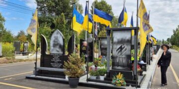 Поліція розслідує наругу над могилами загиблих військовослужбовців у Черкасах