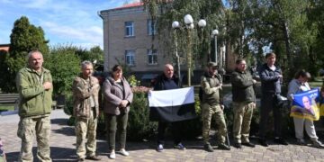 Шпола вийшла на акцію «Не мовчи! Полон вбиває!», щоб підтримати родини полонених воїнів — Новости Черкасс